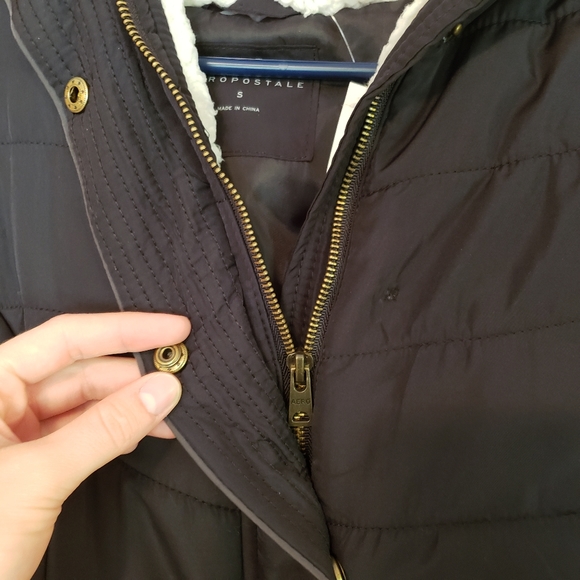 Aeropostale Hoodie Vest - Picture 2 of 8